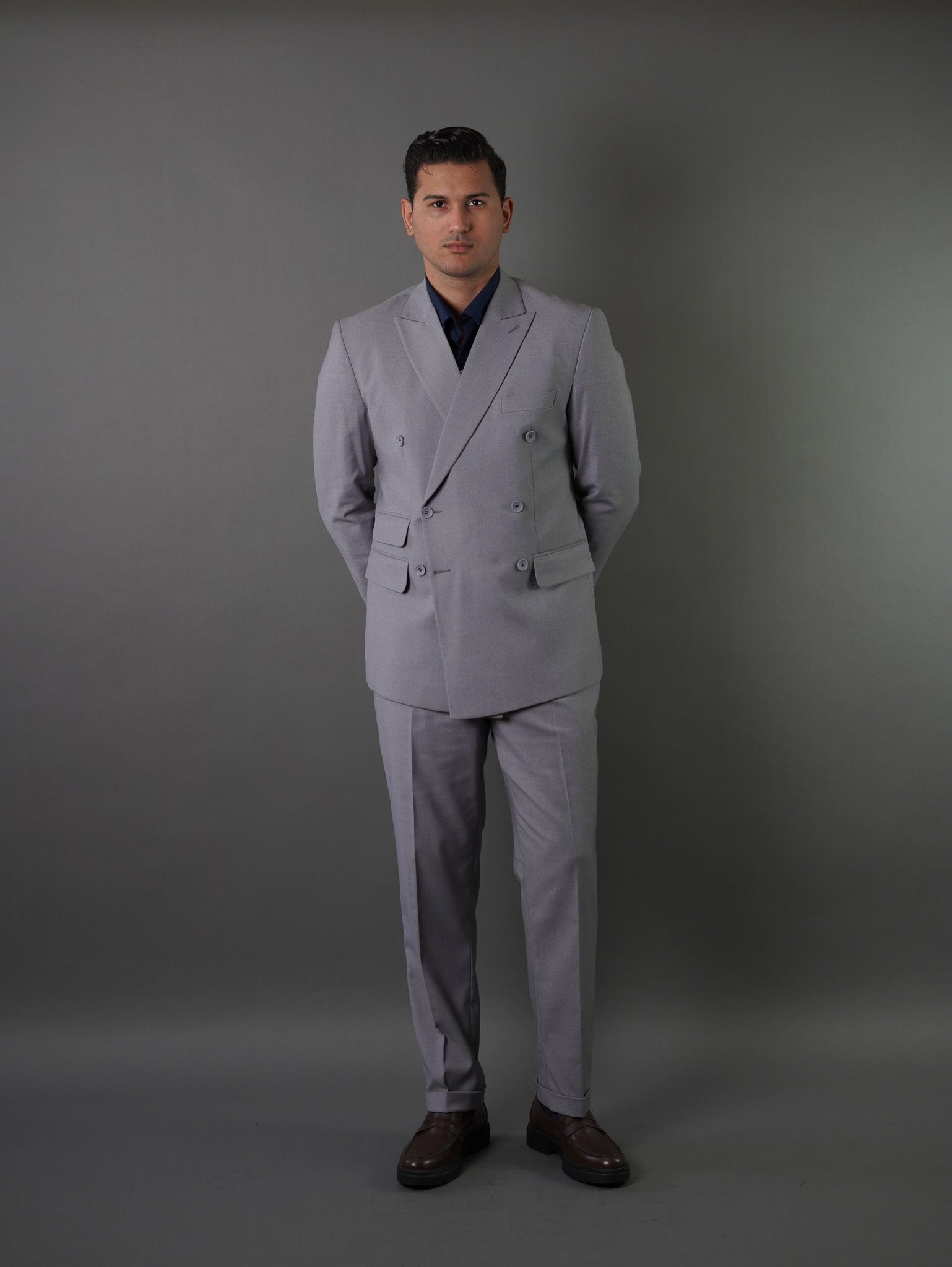 Double breasted suit -gray