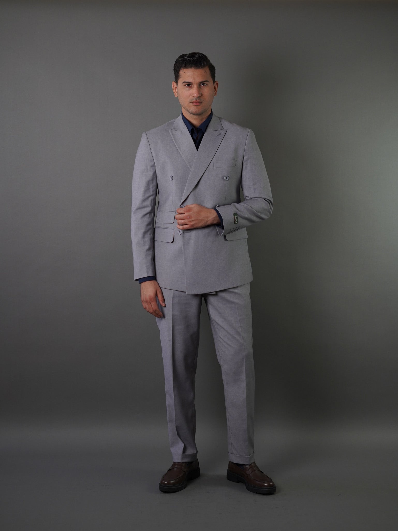 Double breasted suit -gray